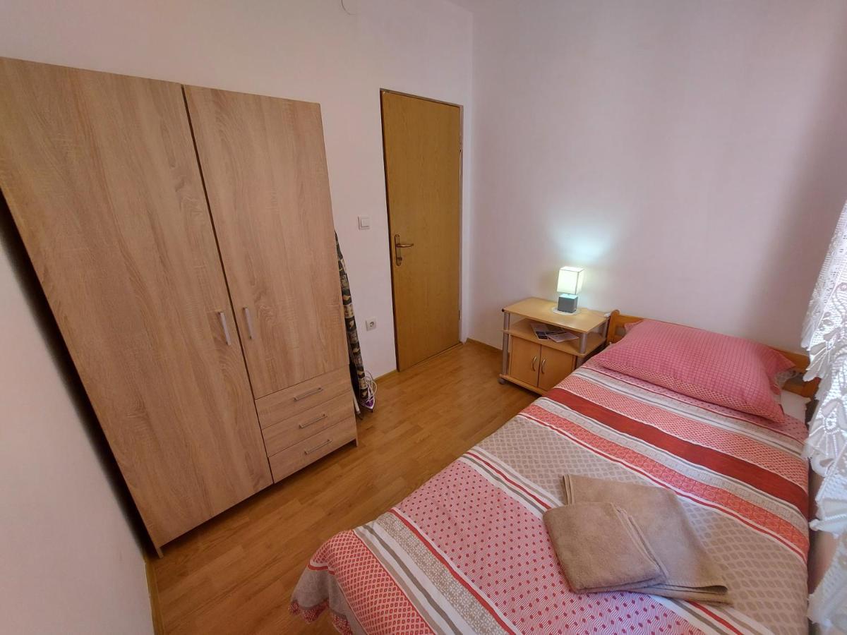 Apartman Porat Apartment Пула Екстериор снимка